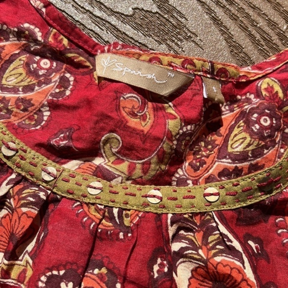 Cute red paisley boho top - Picture 2 of 6